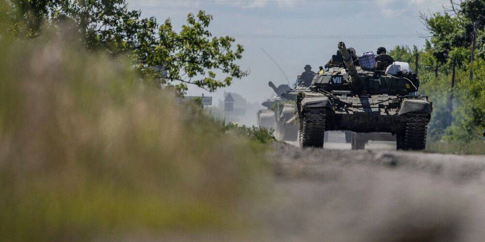 «На востоке идут очень кровопролитные бои». Украина проходит через критическую фазу войны, не хватает тяжелого оружия, чтобы отбросить врага — Резников