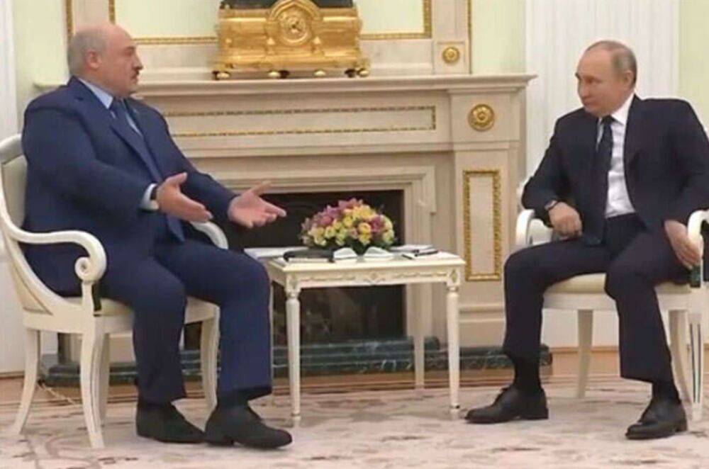 Путин пытается расшатать ситуацию в Беларуси, Лукашенко может потерять власть: чем это грозит Украине
