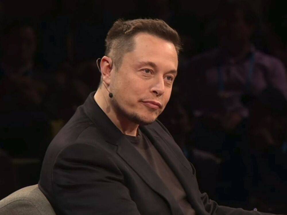 Bloomberg: Маск потребовал от топ-менеджеров Tesla выйти с удаленки или уволиться