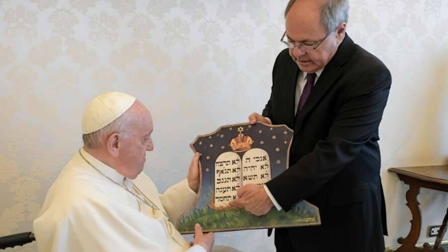 Глава «Яд Вашем» поблагодарил Папу Римского за открытие архивов Ватикана