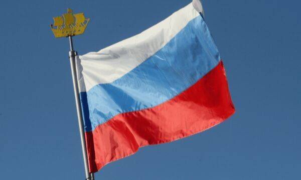 Правительство выделило 1 млрд рублей на оснащение школ флагами и гербами