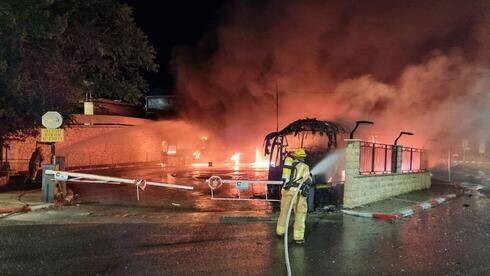 Подозрение на поджог: 18 автобусов сгорели в Цфате - фото