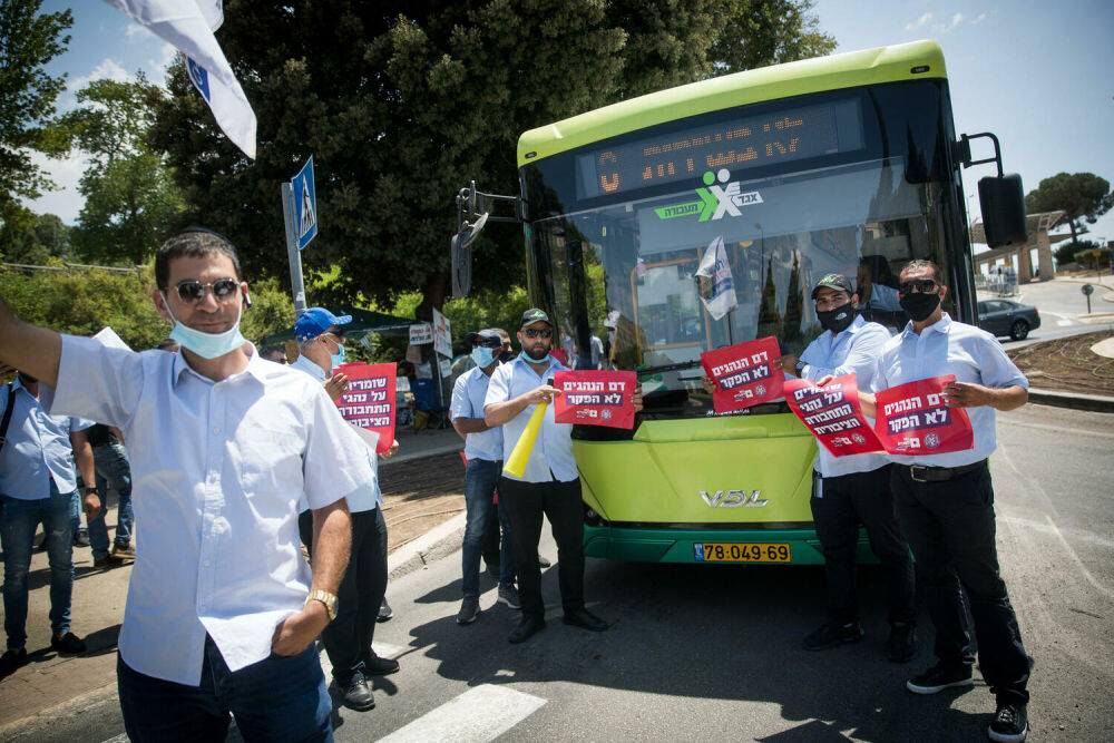 Забастовка водителей автобусных компаний: где не будет транспорта в понедельник утром?