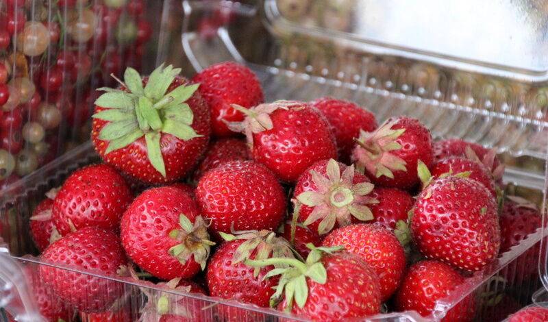 Тюменцам советуют летом есть больше сезонных овощей и фруктов