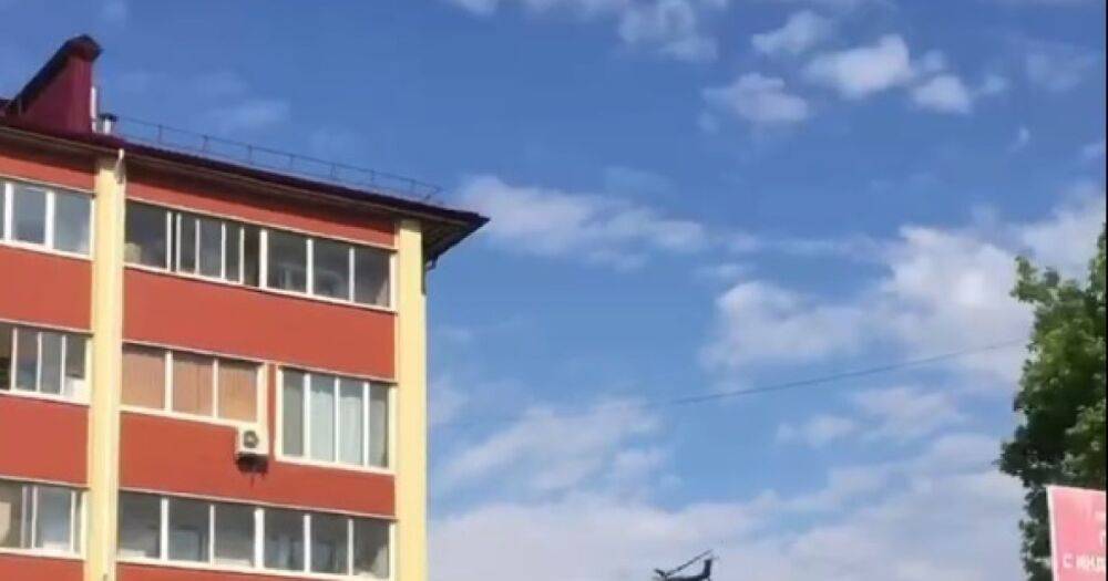 Новые "хлопки" в Брянской области: россияне сообщают о пожаре в воинской части (видео)