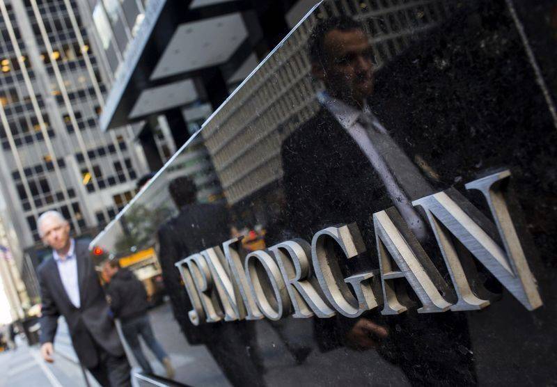 JPMorgan и Goldman приостановили торги долговыми бумагами РФ