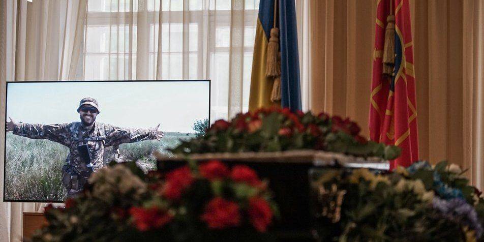 В Киеве попрощались с погибшим военкором Алексеем Чубашевым
