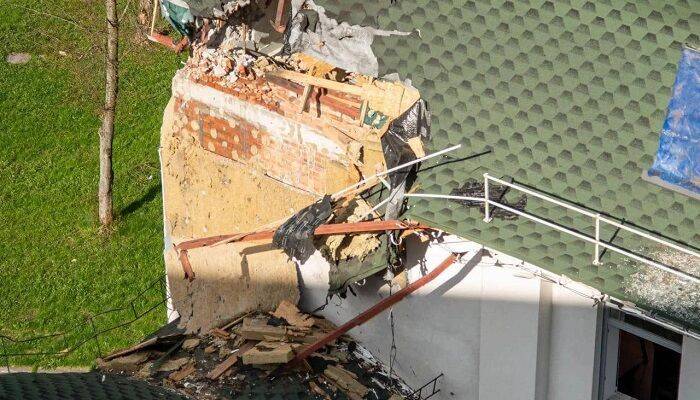 Оккупанты разрушили Международную теннисную академию в Пуще-Водице