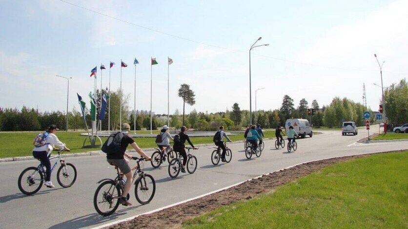 В Тюменской области и Югре прошел массовый велопробег энергетиков ко Дню России