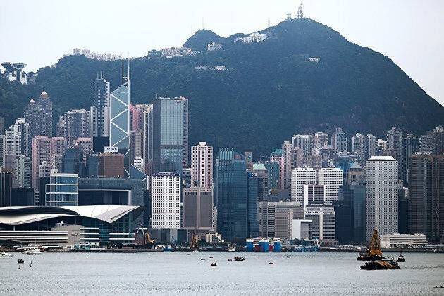"СПБ Биржа" и "Тинькофф" запустят пилотные торги бумагами с листингом в Гонконге с 20 июня