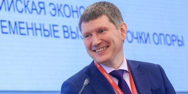 Минэкономразвития улучшит прогноз по динамике ВВП РФ - Решетников