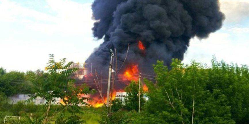 Масштабный пожар на химзаводе в Запорожской области был ликвидирован
