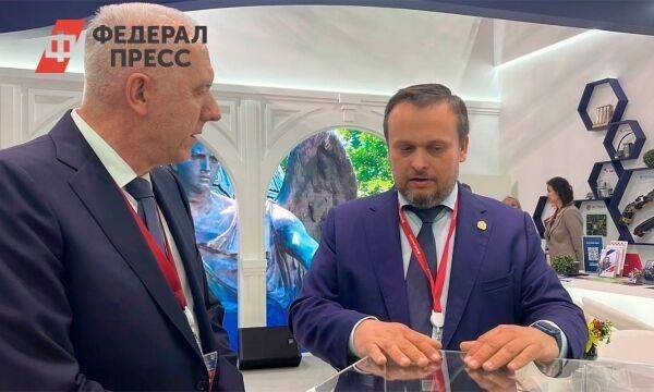 Новгородский губернатор показал полпреду сову и перечислил инвестиционные планы региона