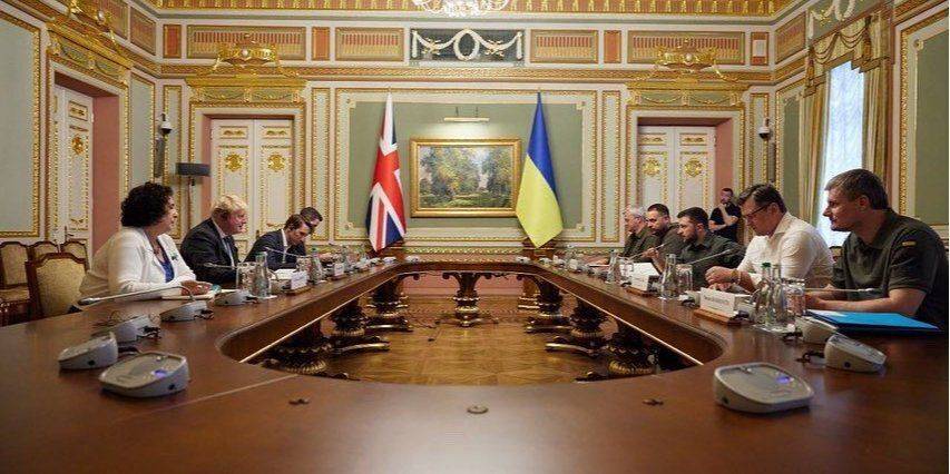 «Новая программа подготовки». Джонсон заявил, что Британия может обучать 120 тысяч украинских военных каждые 120 дней