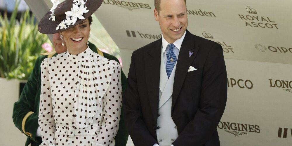 Вдохновились образом принцессы Дианы. Кейт Миддлтон с принцем Уильямом посетила королевские скачки Royal Ascot