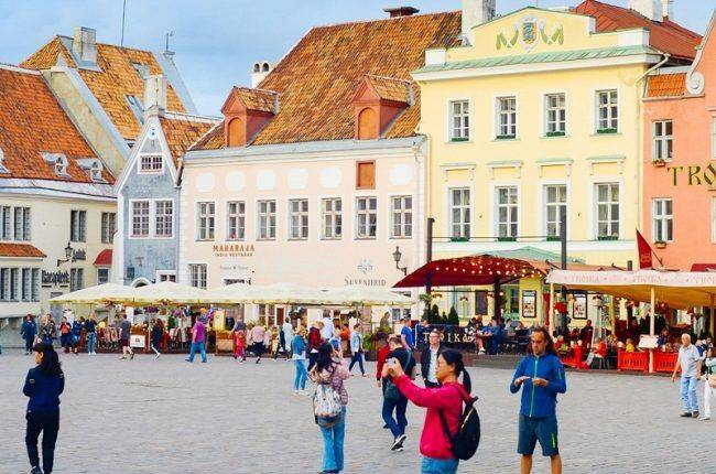 Эстония отменяет антиковидные ограничения для въезжающих