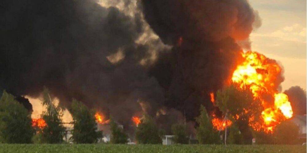 В Днепропетровской области на месте ракетной атаки РФ взорвался резервуар с топливом, погиб спасатель, еще двое получили ожоги