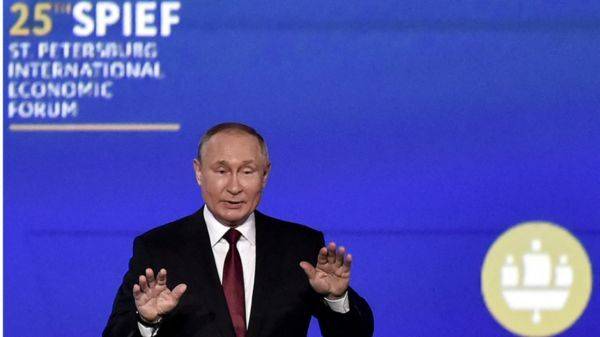 «Дома надежнее». Путин призвал крупный бизнес не уезжать из России