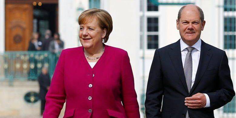 «Попытка примирения не может быть ошибкой». Шольц поддержал политику Меркель в отношении РФ, но раскритиковал за энергопоставки