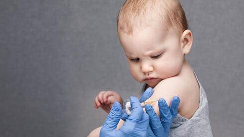 Экспертная группа минздрава Израиля обсудит вакцинацию от коронавируса детей с 6 месяцев
