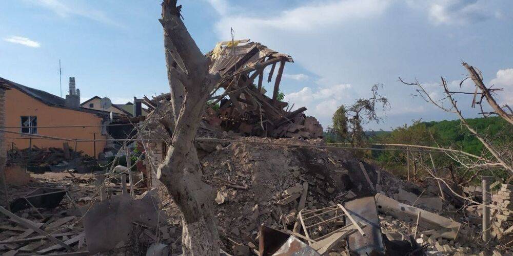 Россия ударила ракетами по Сумской области: один из домов разрушен до основания, три человека ранены — глава ОВА