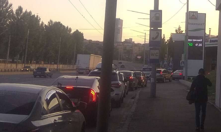 Где в Киеве сегодня можно заправить авто горючим - названы адреса