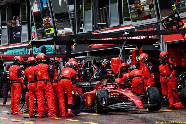 В Ferrari объяснили ошибки со стратегией Леклера