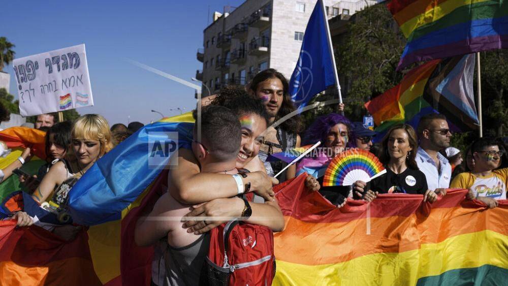 Права ЛГБТ: "марш достоинства" в Иерусалиме