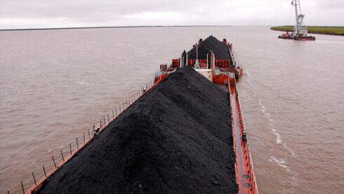 Индия резко увеличила импорт угля из РФ. Его продают со скидкой до 30% и за рупии