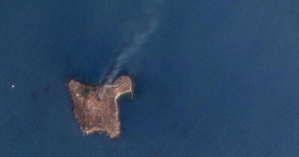 Появились спутниковые изображения острова Змеиный после удара ВСУ