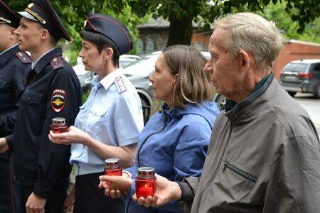 В Кунгуре сотрудники полиции, ветераны и общественники присоединились к Всероссийской социальной акции и зажгли «Свечу памяти»