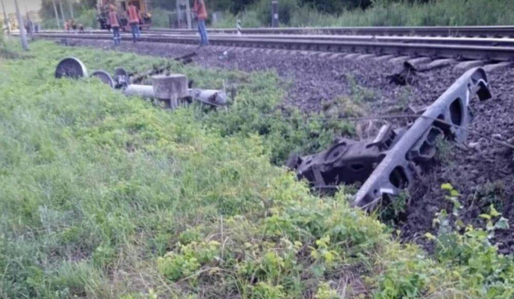 На Львівщині зійшов із рейок вантажний вагон: через аварію затримуються понад 10 поїздів