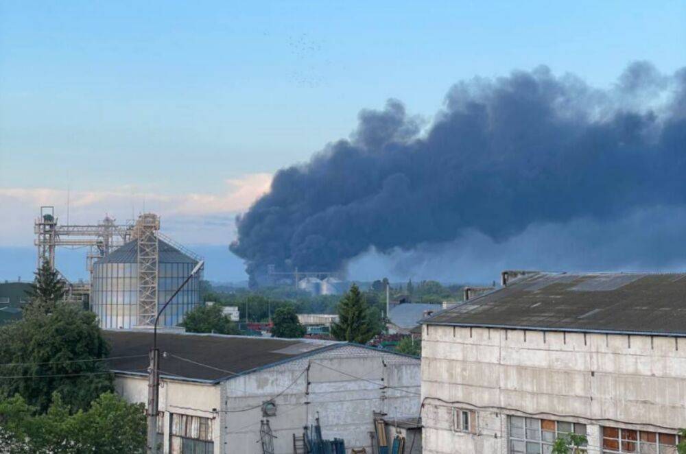 ВСУ поставили жесткую "Точку": мощным ракетным ударом уничтожены военные склады на Луганщине - кадры