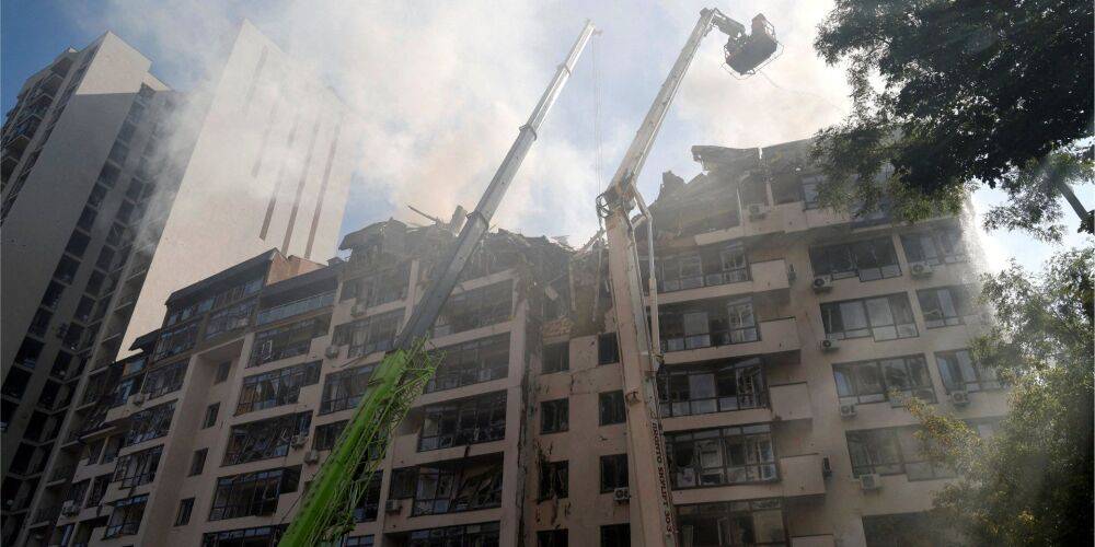 РФ дважды ударила ракетами по Киеву: поврежден жилой дом на Лукьяновке, из-под завалов спасли ребенка — онлайн