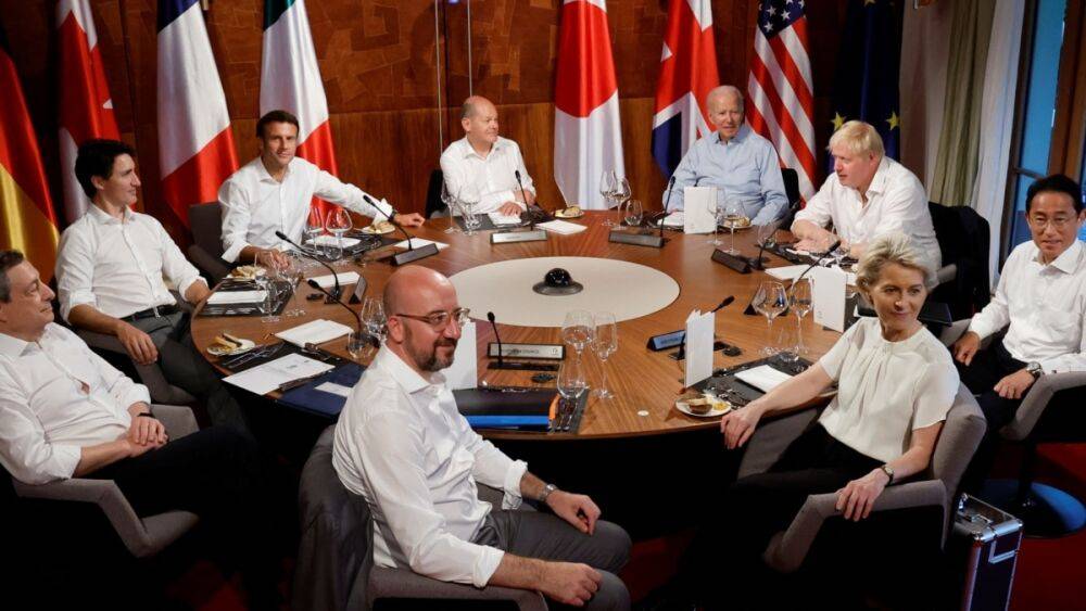 Лидеры G7 обсуждают конкуренцию Китаю и помощь Украине