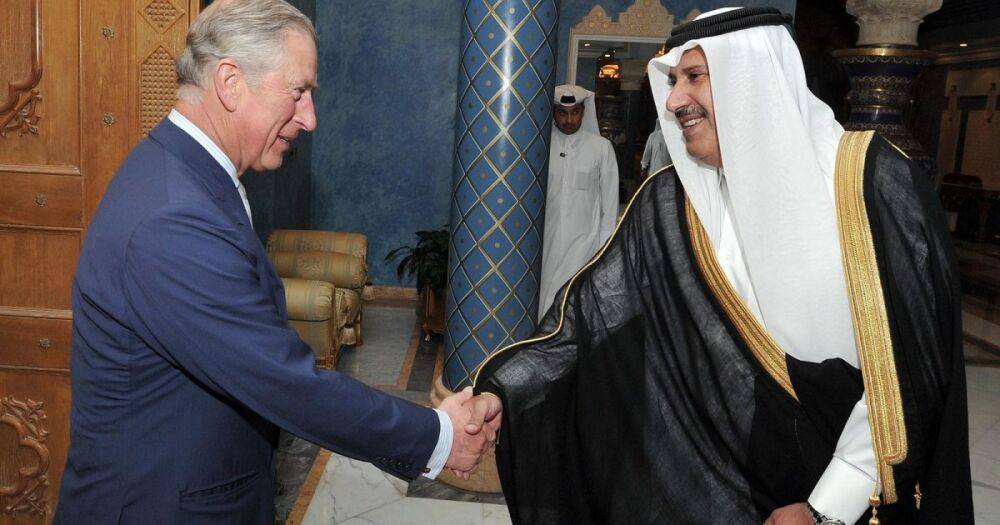 В чемоданах и саквояжах. Принц Чарльз получил от шейха Катара 3 млн евро наличными, — СМИ