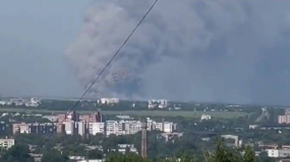 Два склада боеприпасов российских оккупантов горят на Луганщине