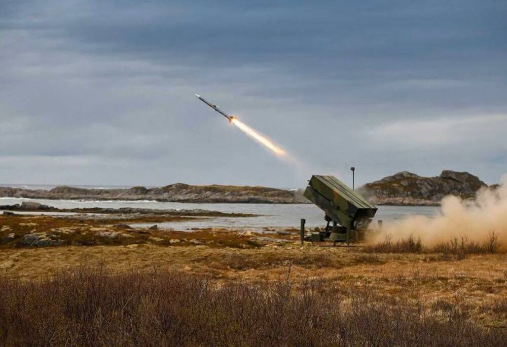 Из-за массовых ракетных обстрелов: США передадут Украине современные системы ПВО NASAMS - видео