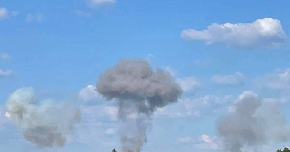 Военные РФ обстреляли ракетами Днепр: снаряд попал в СТО (фото)