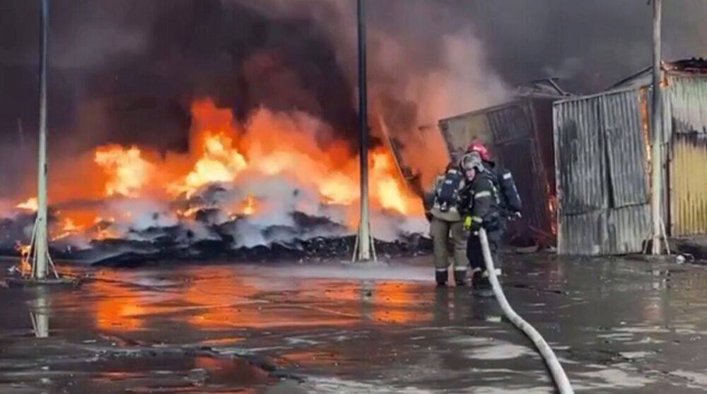 Поджег в москве: горит больше 2000 квадратных метров – фото, видео