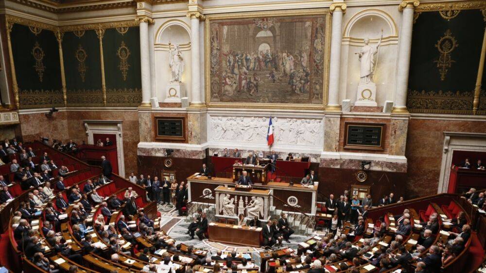 Спикером французского парламента впервые избрана женщина