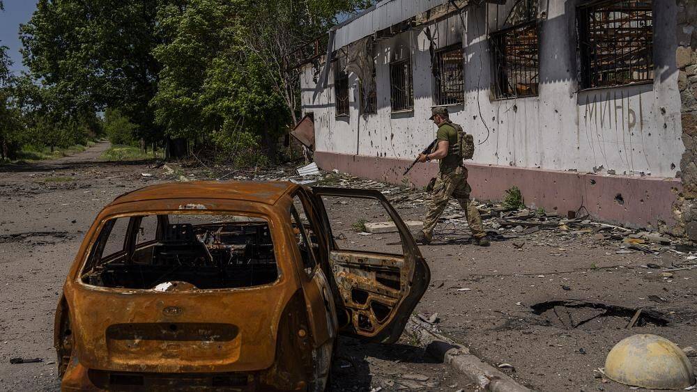 Текстовая трансляция Euronews | В центре Северодонецка продолжаются бои | 100 дней войны