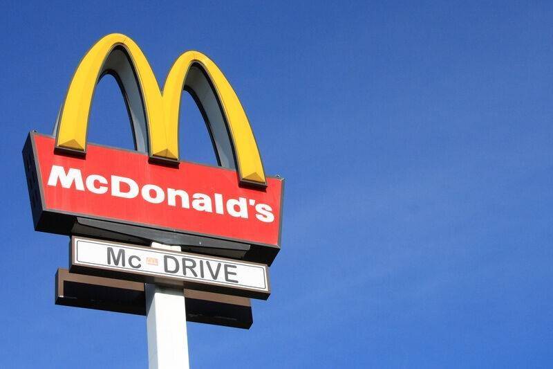 ФАС одобрила сделку по покупке российского бизнеса McDonald's
