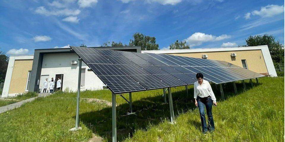 В больнице Бородянки установили солнечные панели, которые передал Илон Маск