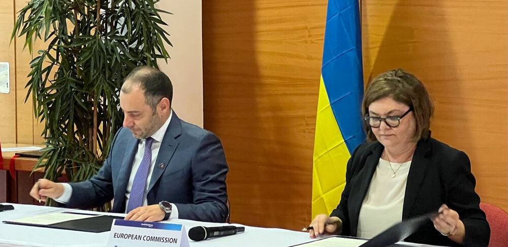 Менше бюрократії: Україна та ЄС уклали угоду про лібералізацію автомобільних перевезень