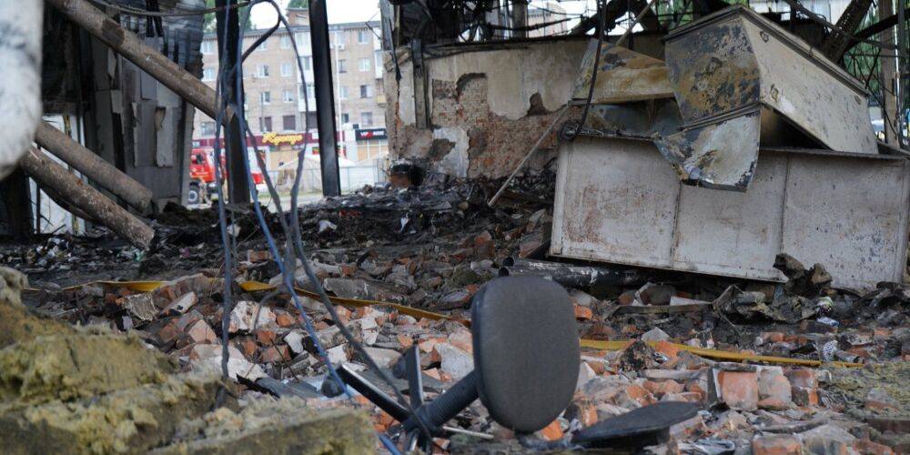 Ракетный удар России по ТЦ в Кременчуге: спасатели обнаружили еще пять фрагментов тел