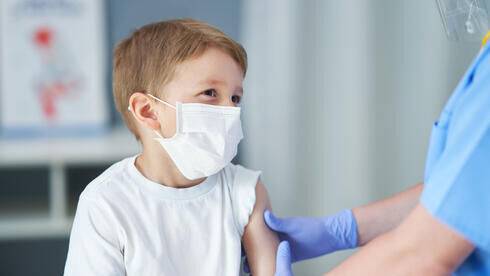 Новое исследование в "Клалит": вакцинация детей от коронавируса эффективна лишь на 51%
