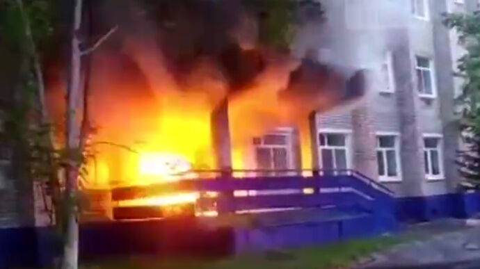 В России подожгли здание Росгвардии
