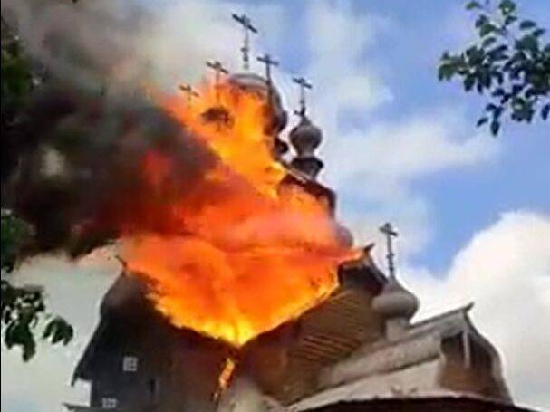 Из-за российского обстрела загорелся Всехсвятский скит Святогорской лавры