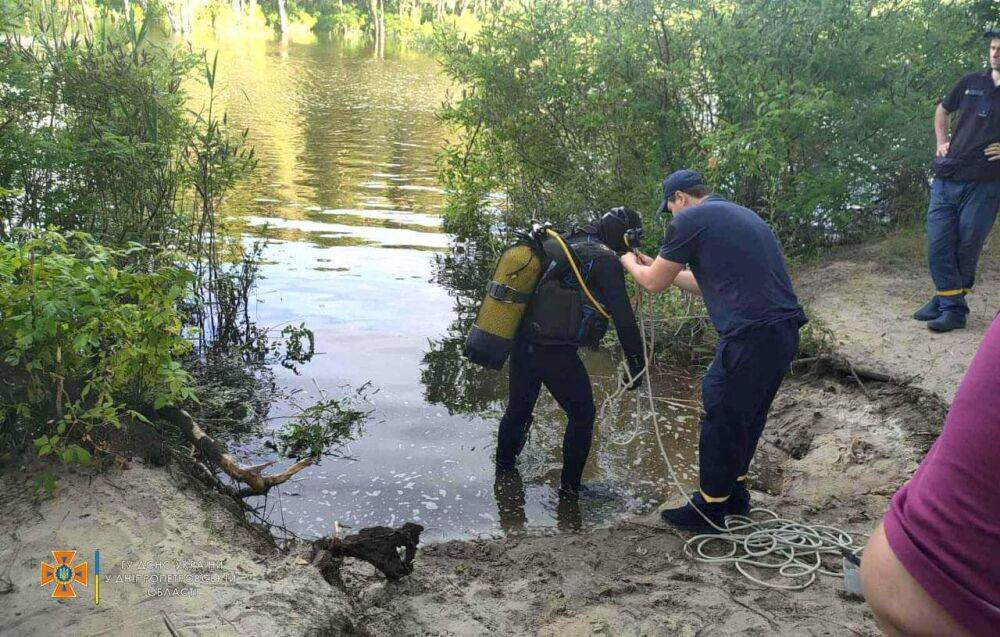 Трагедия на Днепропетровщине: тело ребенка нашли в водоеме, кадры